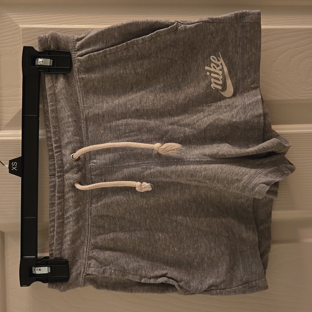Nike Women's Drawstring Shorts. Size Extra Small. Color Gray